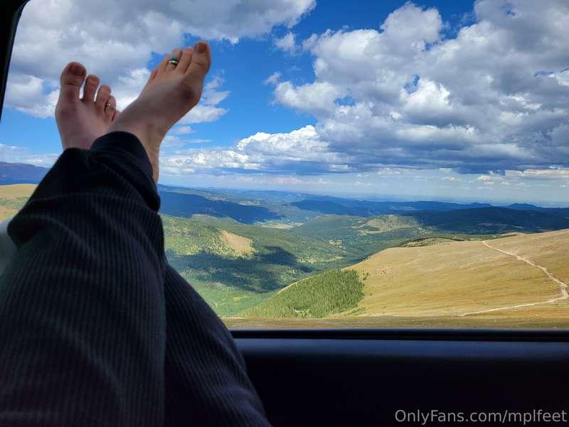 Sky's the limit babe😍👣

Have a wonderful weekend!