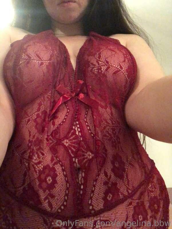 Wanna touch my big tits :)? 💕😘