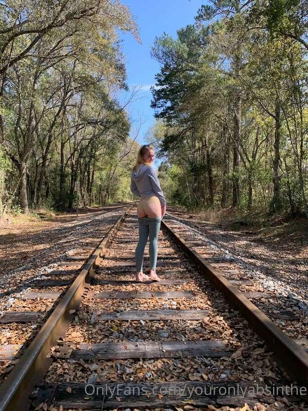 Naughty shenanigans on the rail road tracks 🍆💦❤️❤️