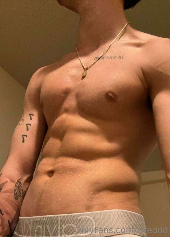 strippin down for ya 😏