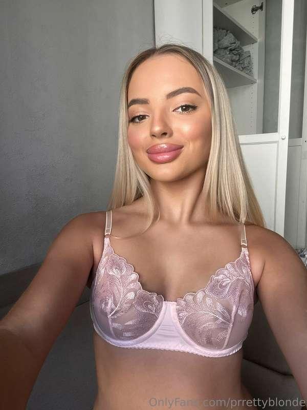 Touch **my tits** with **your tongue**... that's ideal way t..