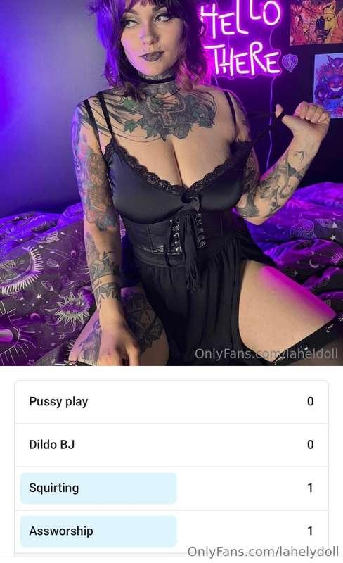 Go vote for my next full length page video on @laheldoll 💋💋 