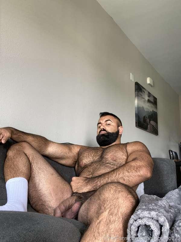This is how I relax daily....
“Like” if you wanna put your h..