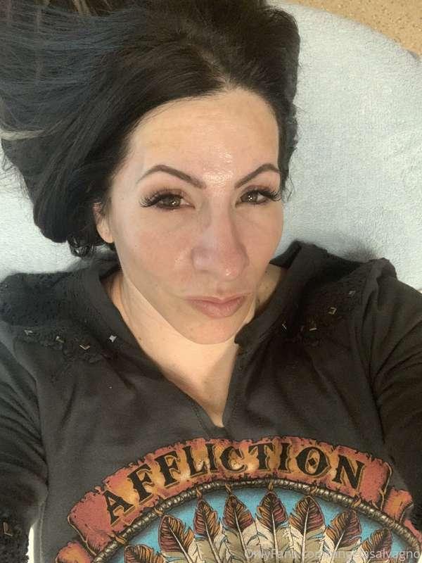 I am the model now for a hydrofacial demonstration. I’m taki..