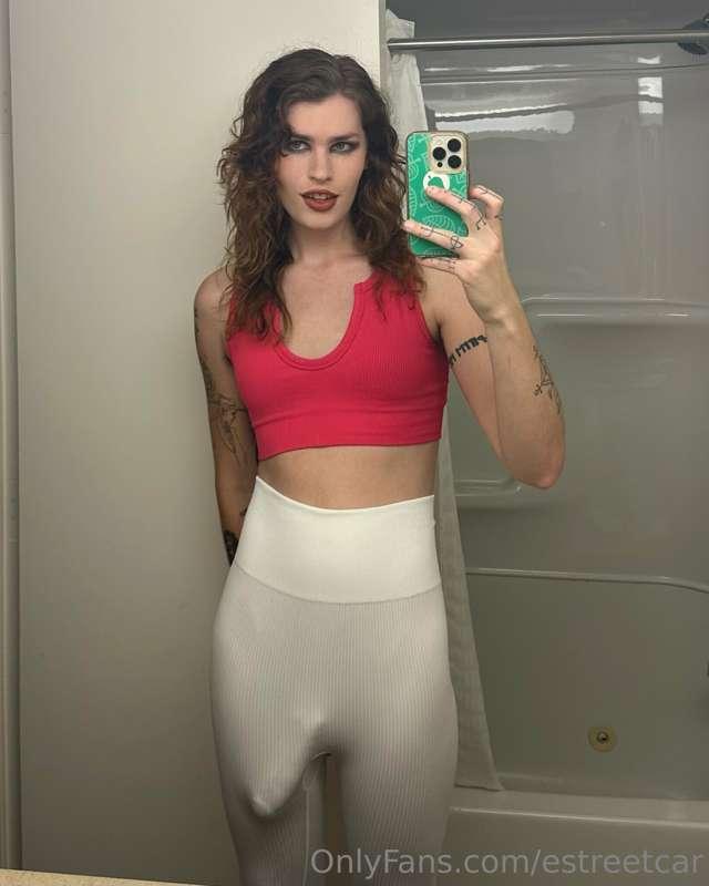 white leggings are just so cute on me, don't you think?