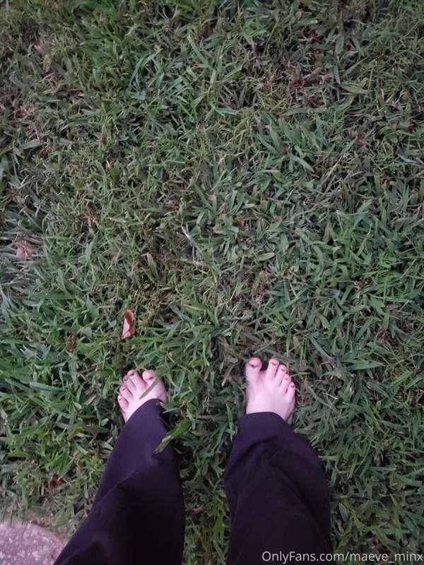 Spent a little time playing outside tonight. 🥰👣💙 Don't forge..