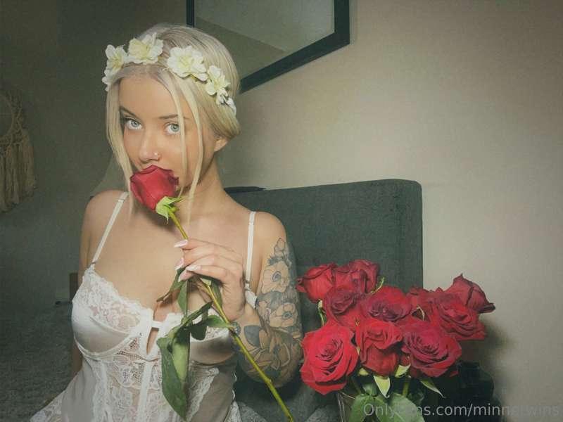 Stop and smell the roses 🥀