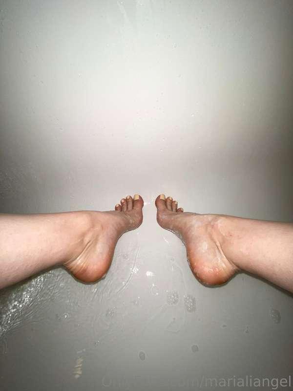 Wet feet are my fav feet😌 what about you?