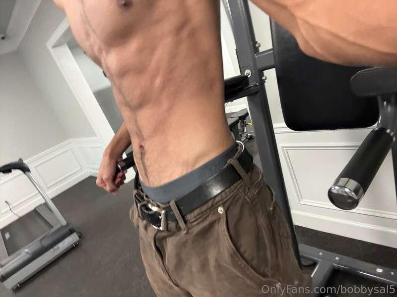 who’s tryna do some calisthenics with me