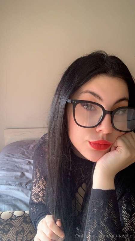 🌹 Quando il piacere chiama, non puoi ignorarlo. Dentro c’è u..