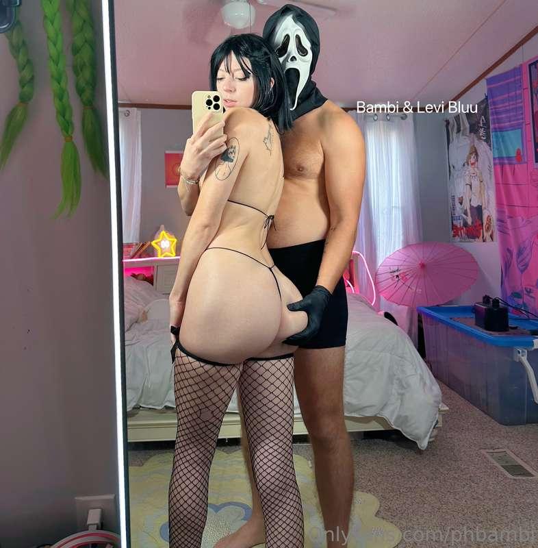 About to get freakyyyy🖤