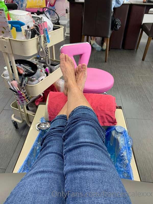 Getting my nails done today what color should I get DM me an..