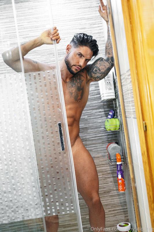 Check this hot MODEL italian/spanish ?? ?? 24 year old with ..