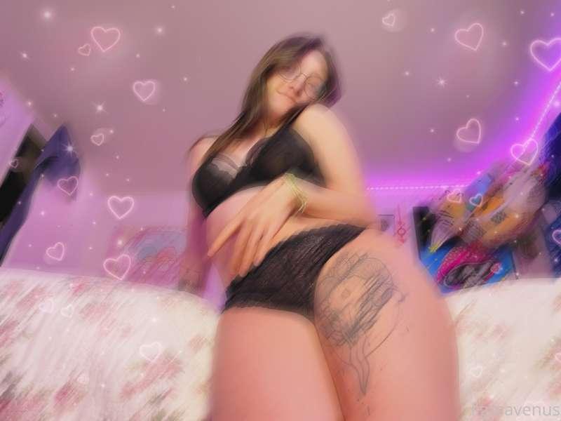 <3