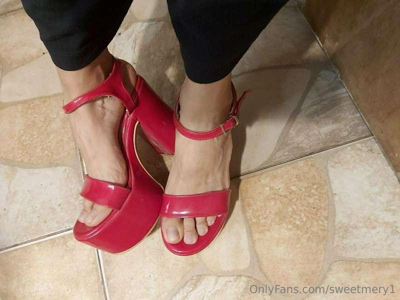 I'm new baby!!! Do you like them for a custom or vc?🤭❤️