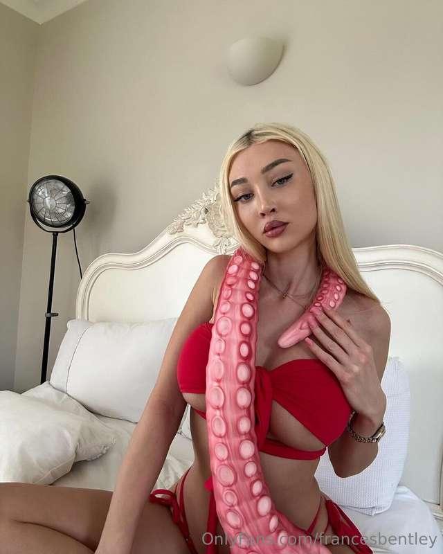 Have you seen my new tentacle video yet?🥵 it’s insane- I can..