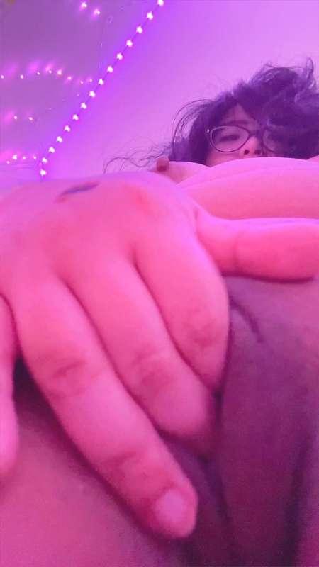 pssst... it's succubus hours!! what are you doing up? 

hehe, i hope you enjoyed the pov shots earlier~ 

if you can't sleep.... here's a little clip to finish off your day! ;3 
you can hear how wet and squishy my pussy gets just from teasing my little clit... &gt;//&lt; 

make sure you get all that pent-up energy out so you can get some rest! 

xoxo Sinnamon 
--------------------------
♡ #lewdtuber #streamer #chubby #tummy #asian #shortstack 
#filipina #pussypov #masturbation #solo #fingering #video ♡