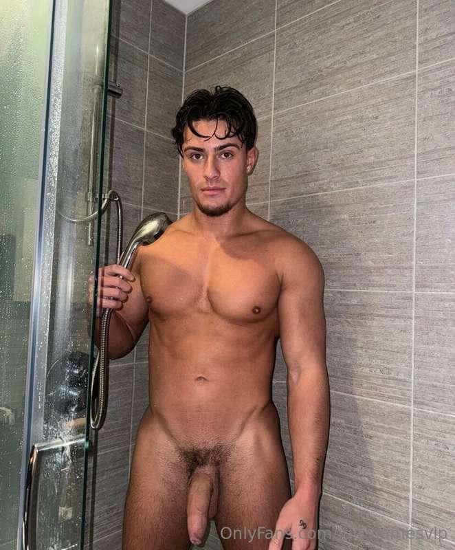 Sweaty from the gym, help me clean myself😏
