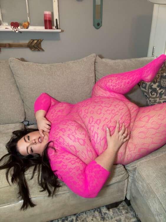 @katkummings is a sweet southern belle with a secret life on..