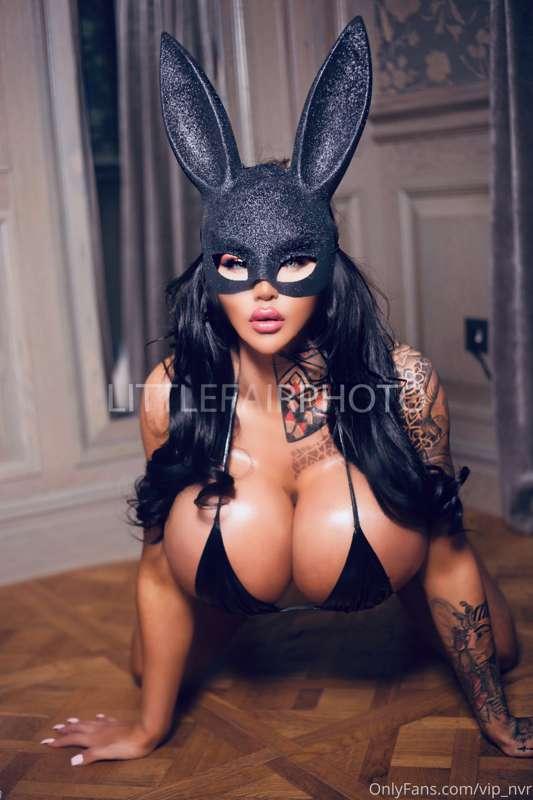 How’s everyone doing through lockdown? Iv bin so horny 😈 can..
