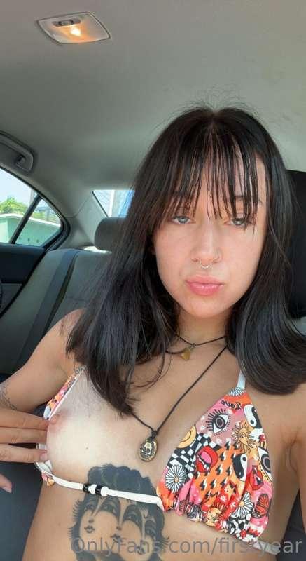 Do you think you could take my bra off in under 5 seconds? 🤭..