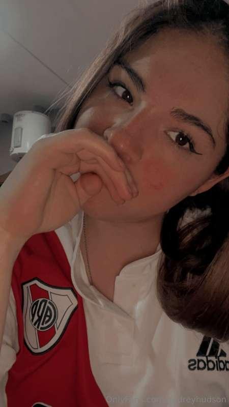 let's start with a drink and then have a crazy night🍷