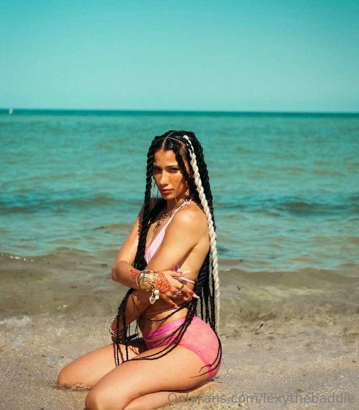 The things i'd like to be doing on the beach right now.... 💭