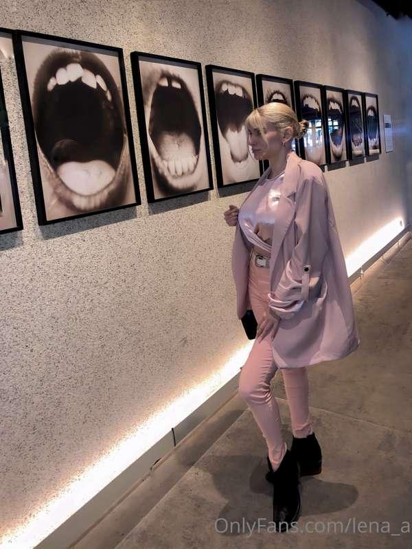 Look at those picutres....aiii that's really big mouth...lik..