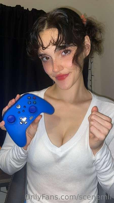 wanna fuck then play sonic frontiers?💙