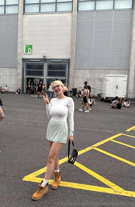 My gamescom Outfit - rate from 1 to 10, 1 is bad and 10 is f..