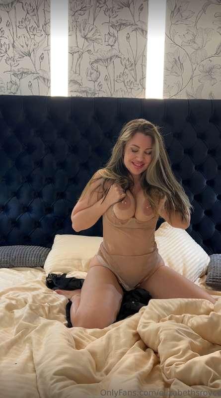 🔥ONLY until MIDNIGHT – Don’t miss your chance🔥@elizabethsroy..
