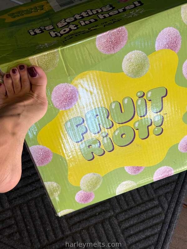 when it’s collab weekend and your fav snacks get delivered 🤤..