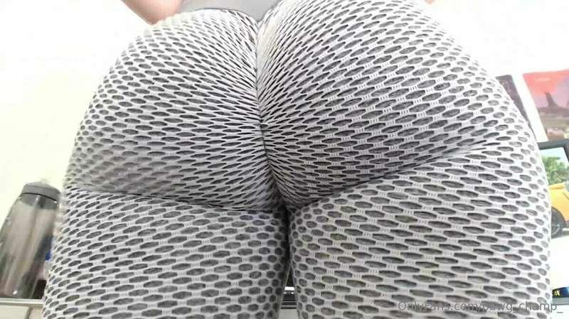 New face-sitting vid is waiting on you in your inbox!! Let m..