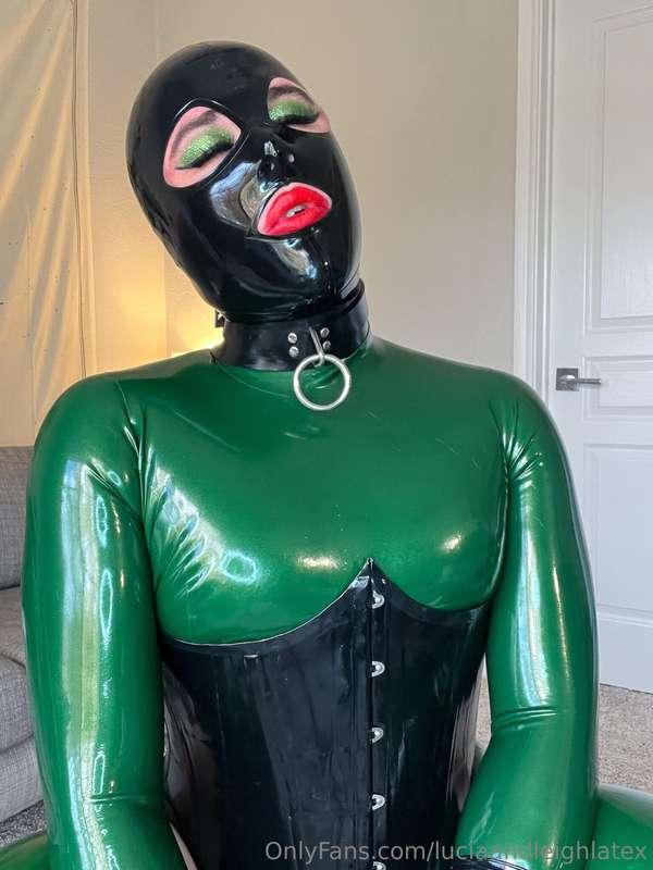 luciaandleighlatex image #0