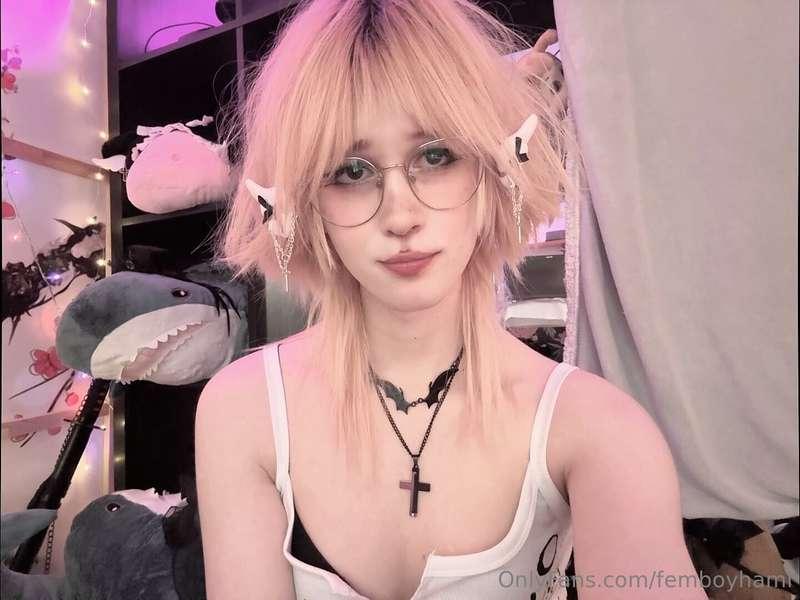 femboyhami image #0