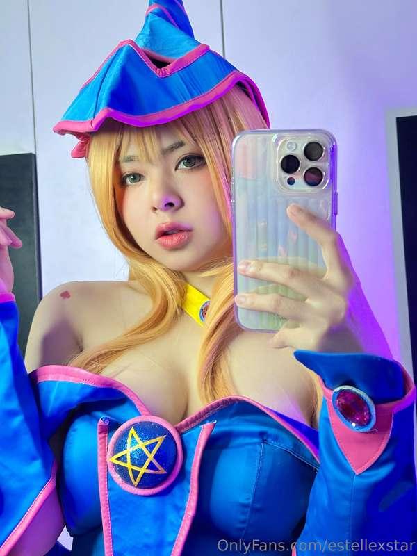 Do I look cute in this black magic suit? 💗💦