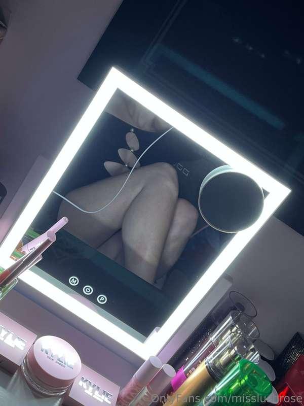 Who wants more photos and maybe even a twerk video of me in ..