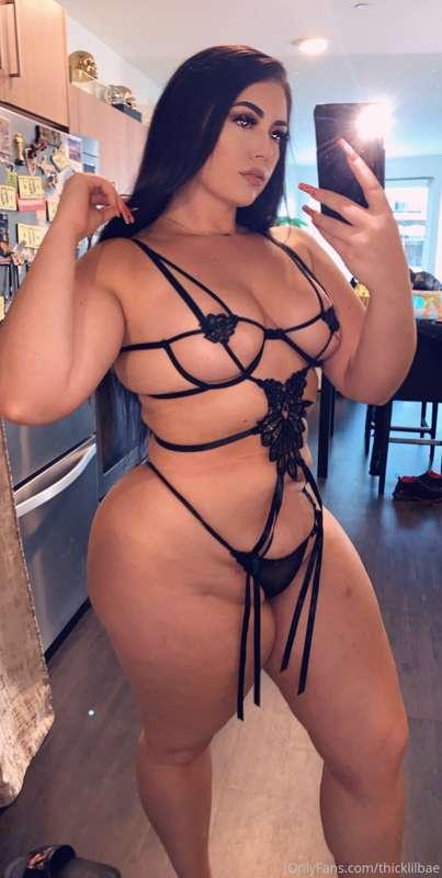 No one can stop you from looking at me 😈