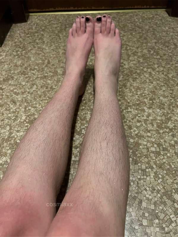 Hairy legs, yes or no??
I actually shaved them this week, sh..