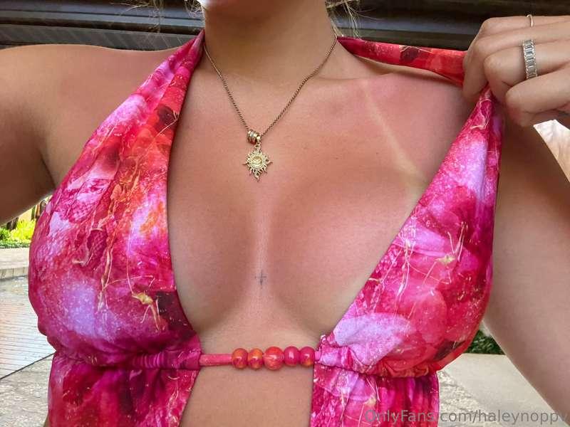 someone told me u like tanlines ;) 