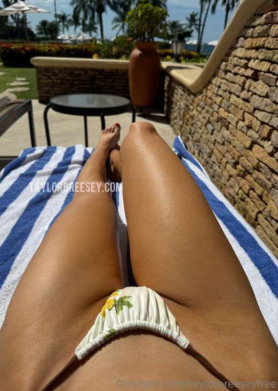 Wanna peek underneath my bikini? 