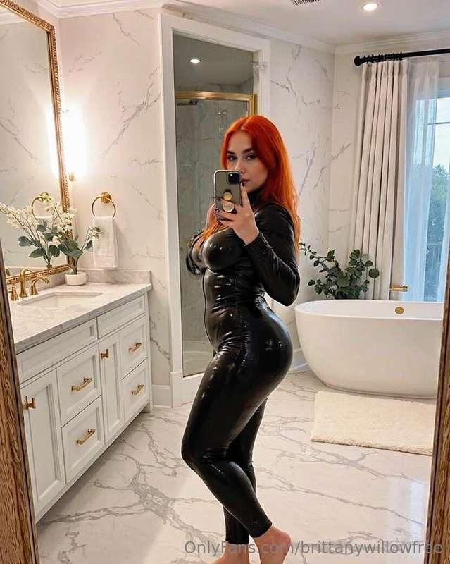 You should be gooning over me. 🖤
