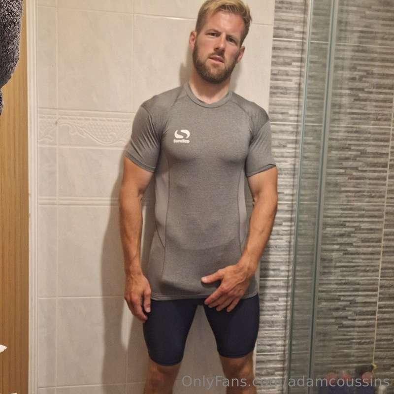 Home pic or studio shot you tell me 😏