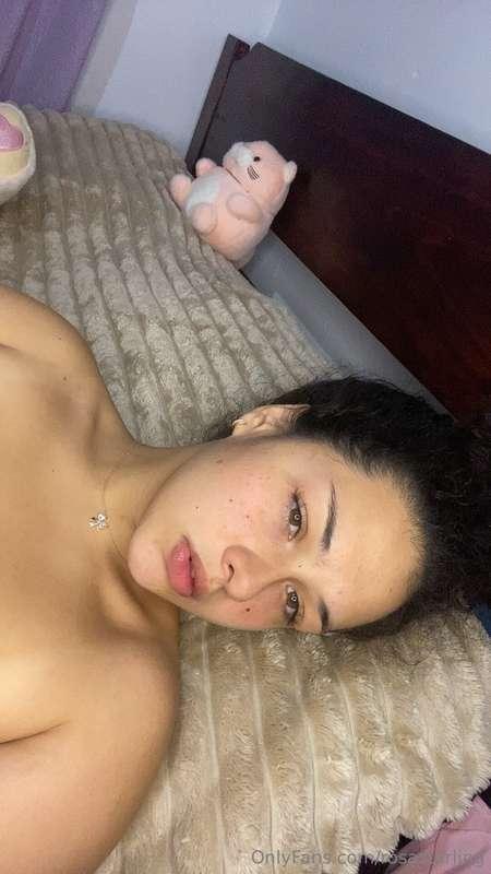 Mi amores tengo estas fotitos en set con otras igual de rica..