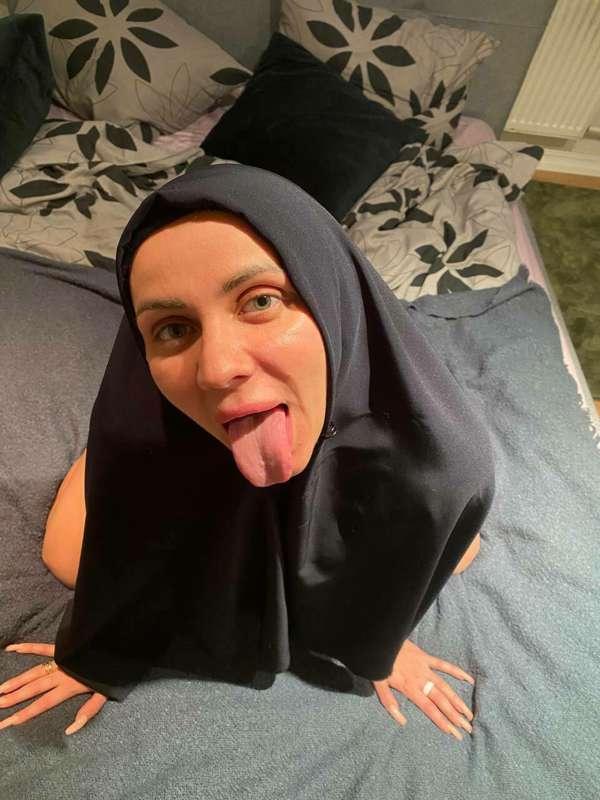 ## Do you wanna taste me? 🍓
FREE SUBSCRIPTION 
@hotinessa
@h..