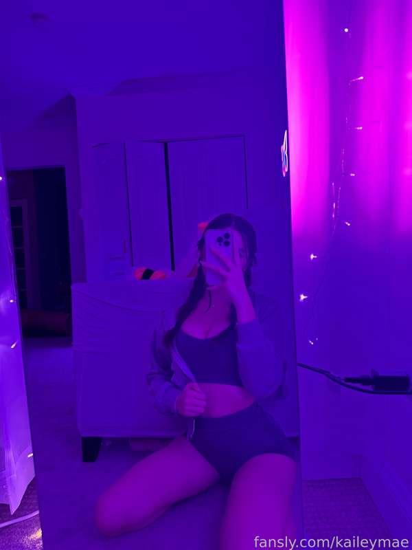 #OOTD 🍬 my hardcore World of Warcraft paladin died last night im so heart broken 😭😭😭 how will i ever recoverrrr pls send me some virtual love im sad girl today

#gamergirl #streamer #doublebraids #spandex