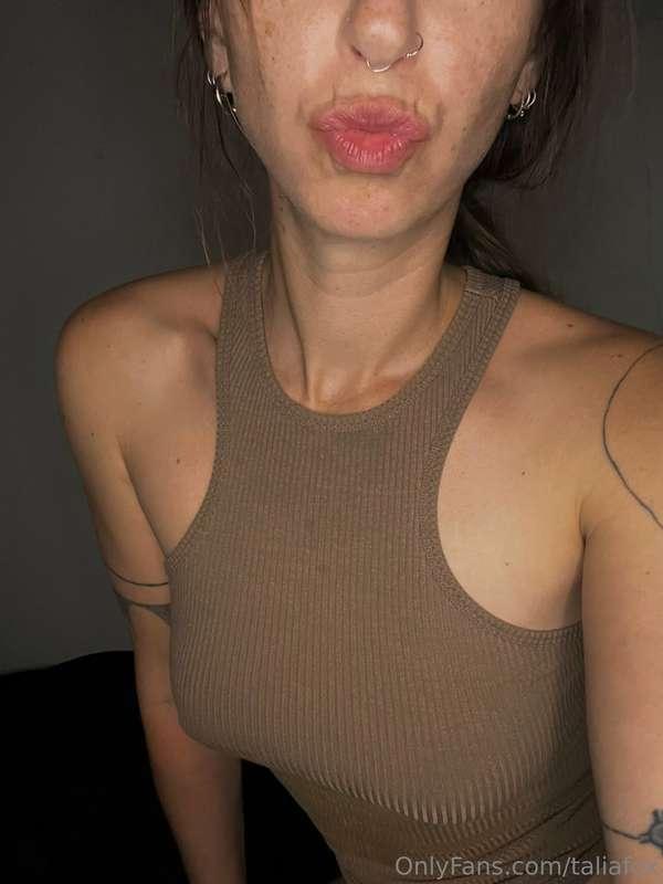 💋 💋 💋
