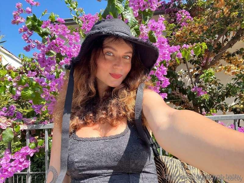 I love taking cute selfies in unusual places! 🌍✨ It always b..