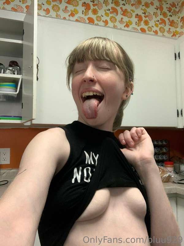 bluu929 image #0