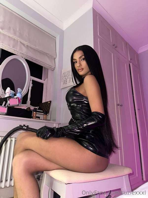 NO WAY this trans page is FREE ‼️⁉️She is always SO HORNY! G..